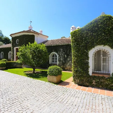 El Almendral Premium Hill Club Hotel